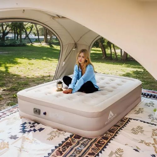 High Desinty Inflatable mattress With an Inbuilt Pump image